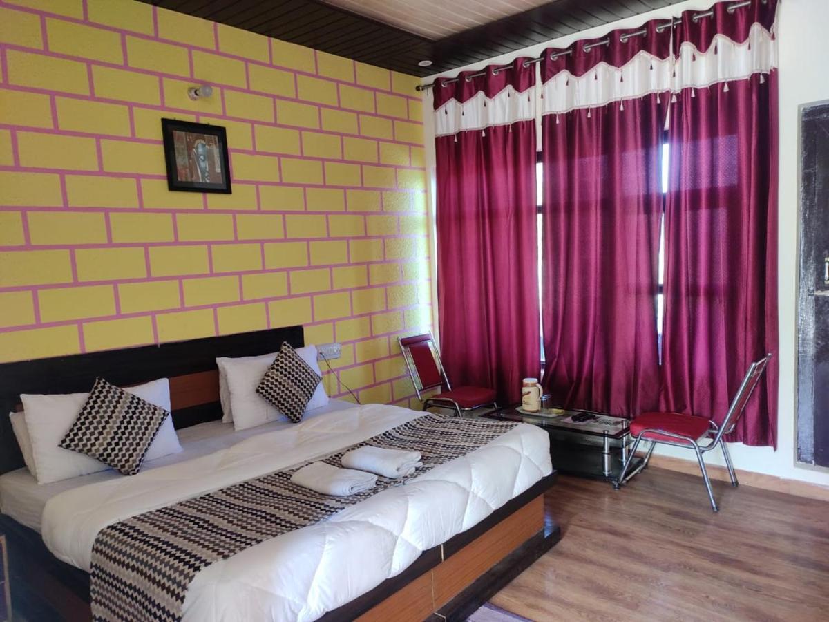 Hotel Deepraj, Kausani Exterior photo